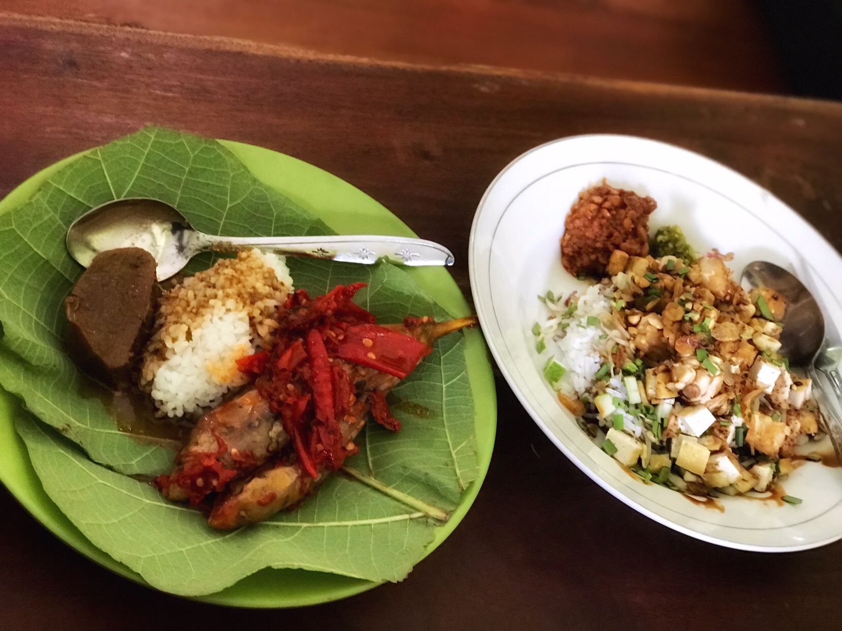 The battle of nasi: Nasi Jamblang vs. Nasi Lengko